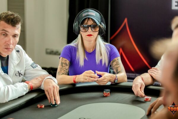 Tamara durante el Mini Main Event del PartyPoker Tour Castellón